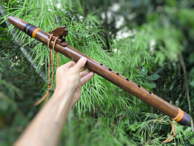 Alternative view of Flauta Estilo Nativa Americana - Série Roots - Cedro